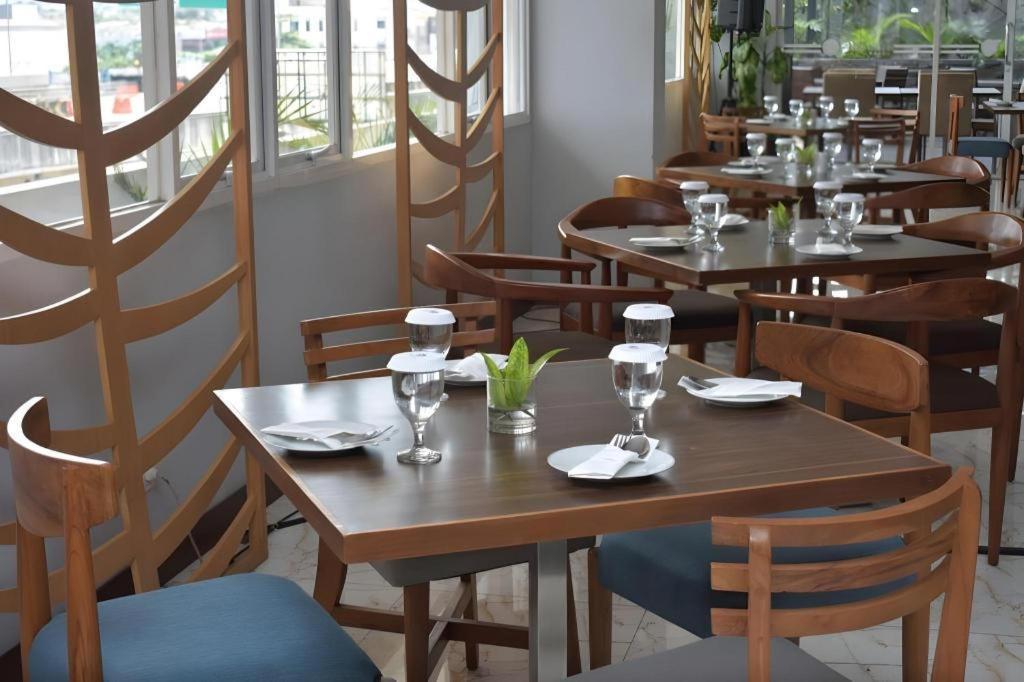 Bogor Valley Hotel Екстериор снимка