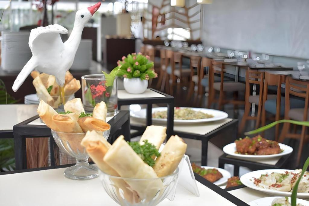 Bogor Valley Hotel Екстериор снимка