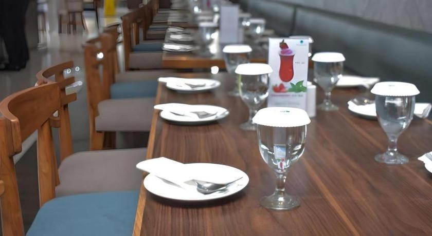 Bogor Valley Hotel Екстериор снимка